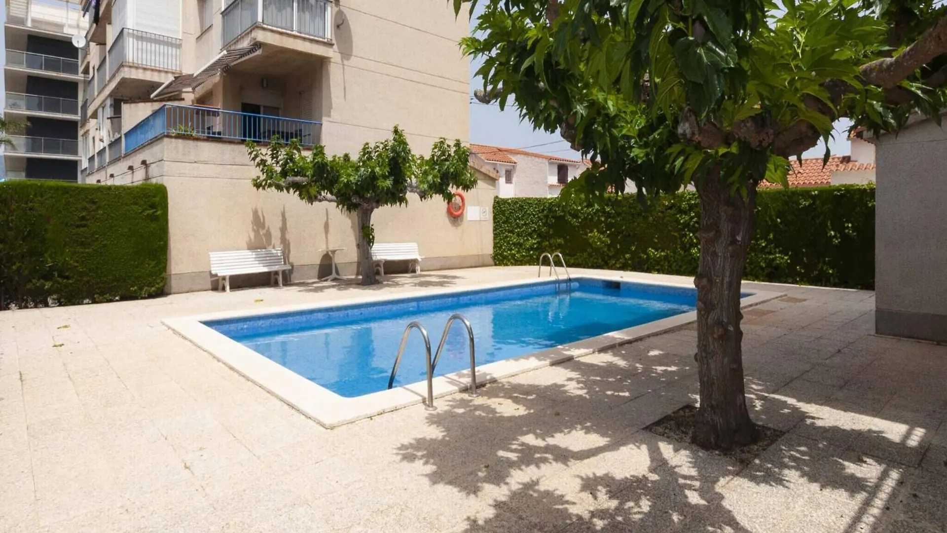 Apartment For 2 People In Roses With River View 0*,  Испания