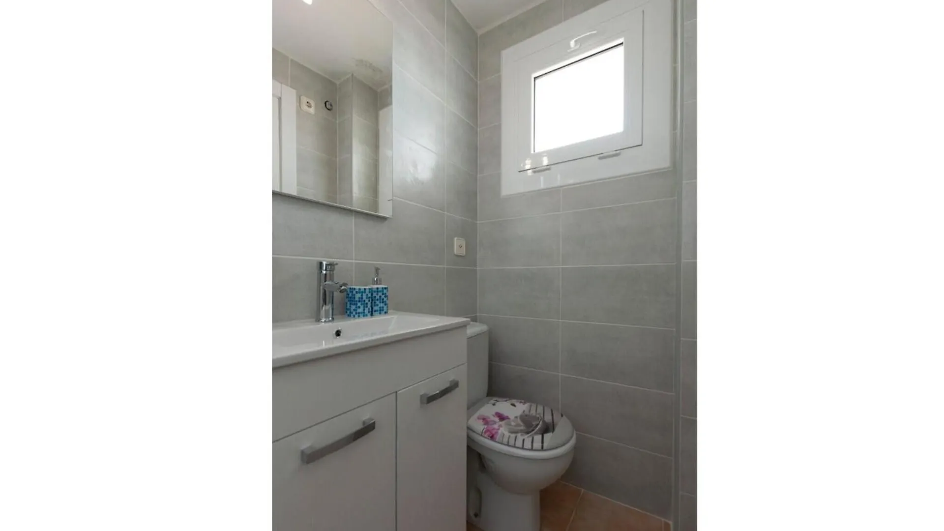 Apartment For 2 People In Roses With River View Испания